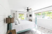 Golf cart Inc + 4bd/2bth + private pool!