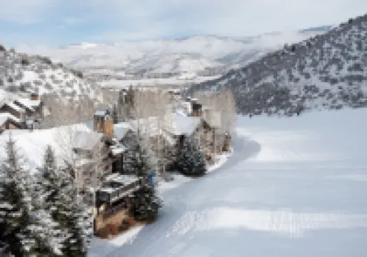 Luxurious Ski-in Ski-out Home in Arrowhead community