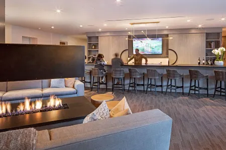 NEW Gorgeous Luxury Ski-in/Out Deer Valley. Pool, Gym, Ski Valet. Отели рядом с достопримечательностью «Дир-Вэлли»