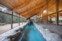 Snowline Lodge with Indoor Pool, Pickleball, Hot Tub and Disc Golf!