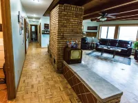 Beautiful home located in the heart of Paradise Valley Hotels in Emigrant