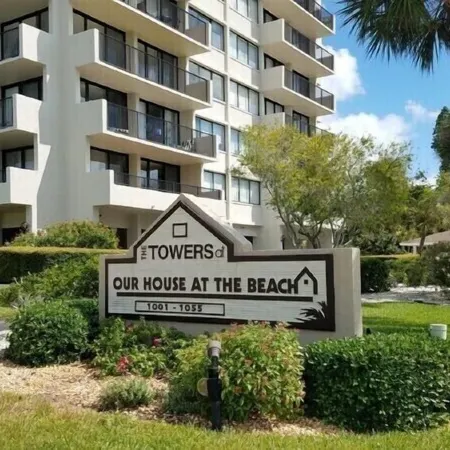 Steps to 2025 #1 Rated Beach in USA Fun-n-Sun Modern 2+2 Condo Pool Pickleball