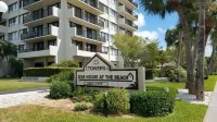 Steps to 2025 #1 Rated Beach in USA Fun-n-Sun Modern 2+2 Condo Pool Pickleball - 발코니
