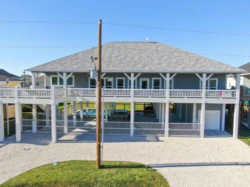 No Regrets ~ Luxury at the Beach ~ pool & spa ~ 6 bedrooms & 5 full bathrooms ~