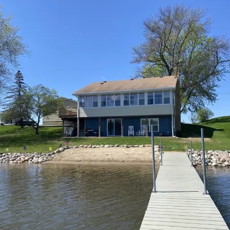 Beachfront Cabin with Lake Views & Harry Potter Room