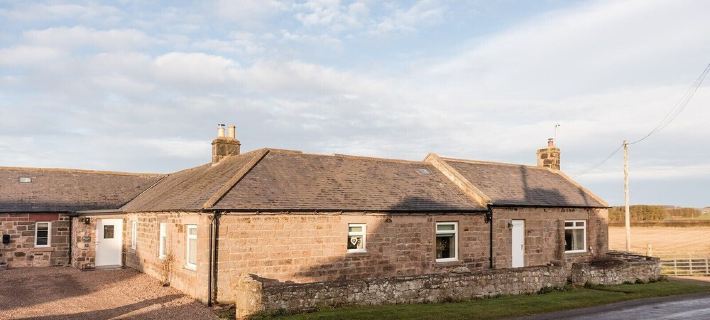 Cosy pet friendly farm cottage, 15 minutes to Northumberland coast! Hotels in Berwick-Upon-Tweed