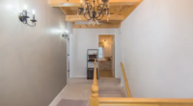 Gorgeous Ski Chalet - 7 miles from Belleayre with hot tub