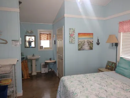Charming Pet Friendly Cottage 1) in Downtown Port St Joe