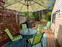 Quiet 2-Bed, 2-Bath Condo with Spacious Sundeck & Tennis Courts Hotels in Oak Bluffs