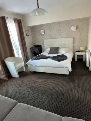 Hôtel le Square Hotels in Aurillac