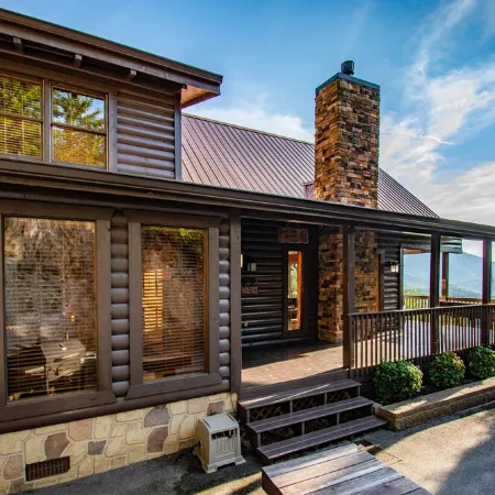 Awesome Mountain Views. Minutes to Nat’l Park. Dog Friendly! Sleeps up to 8.