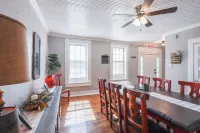 Clink on the Creek- Creekside DT Belton- Pet Friendly