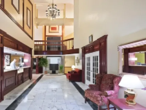 Days Inn & Suites by Wyndham Tahlequah Hotels in Cherokee County