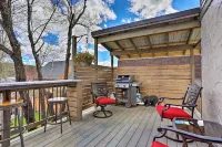 Cozy Custer Cottage: Family-Friendly, SD Charm, Bar, Deck & Walk to Dining