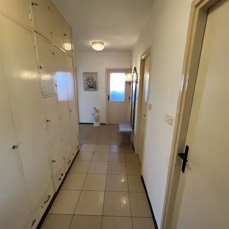 Shared condo by Zadar Oldtown and beach 400 m away