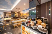 Grand Altuz Yogyakarta - breakfast