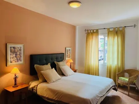 Beach Playa de San Juan for up to 3 persons with WiFI, near the sea.