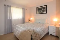 Large Pool 3Bdr 2bath home near Siesta Beach