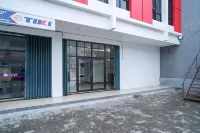RedDoorz Near Stasiun Tangerang Hôtels à : Karawaci