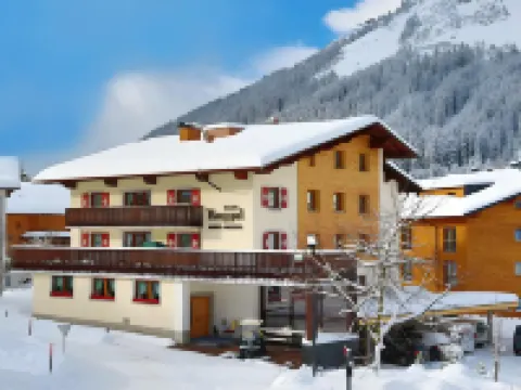 Hotel Appartement Roggal Hotels in Lech