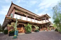 Melva Balemong Hotels & Resorts Hotel dekat Kayangan Tebing Alfath