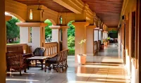 Mvt Guesthouse & Restaurant 브린다반 호텔