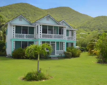 歐瓦麗海灘度假村 紐卡斯爾酒店
