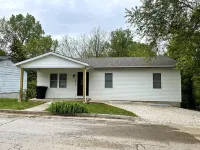 Newly Renovated "Wine Cork Escape