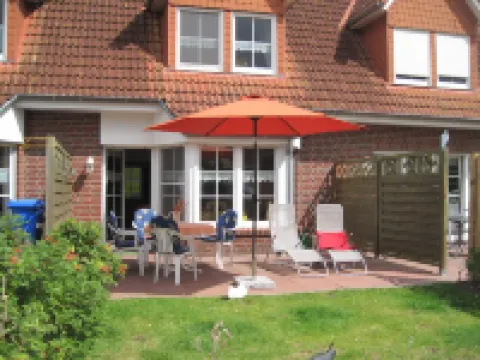 Holiday house near the beach, child-friendly, high quality, Weber grill, WiFi free