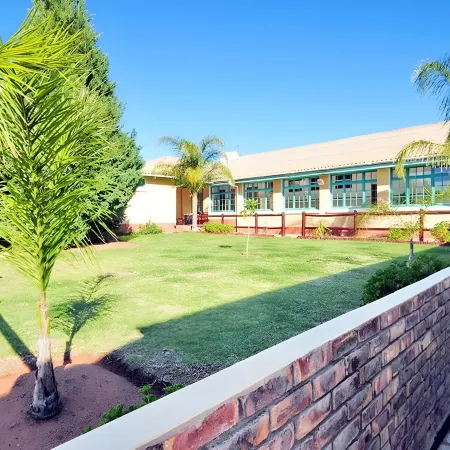 Oasis Country Lodge