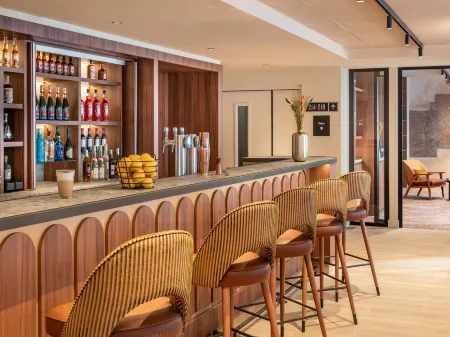 Novotel Paris La Defense Nanterre Отели рядом с достопримечательностью «Университет Париж Нантер»