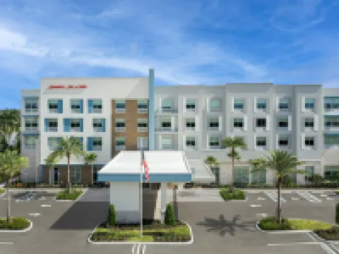Hampton Inn and Suites by Hilton Naples South Hotels in Lely