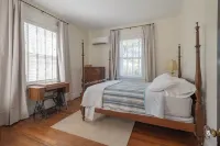 Stately historic 3bdr shore house near Cape Charles, boat parking, pet friendly