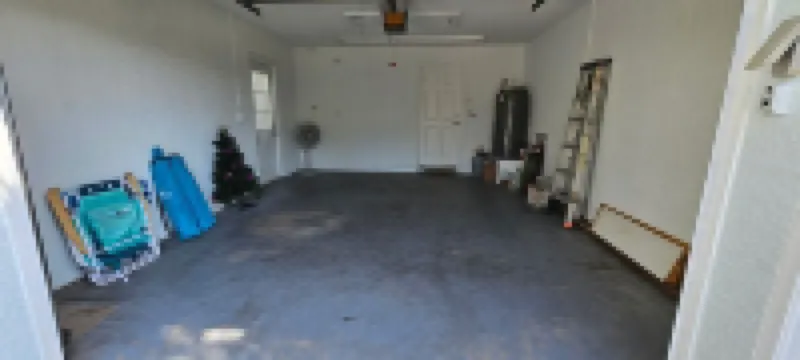 Fully Equipped 3/3 w/ hot tub 1 Mile To Beach