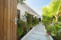 Oasis Dhigurah Hotels in Vakarufalhi