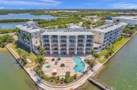 Waterfront Studio Condo by Madeira Beach