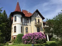 Vacation Home "Vier Jahreszeiten" - Comfort House for 6-8 Guests - 3 Rooms, 3 Bathrooms