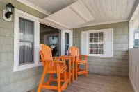 Budget & Pup-Friendly Oceanside! Classic Obx Style w/ Shiplap, Walk-in Showers!