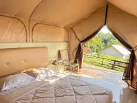GLAMPING PASCAMP PARK Hotels in Glagah
