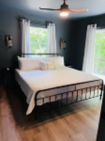 Cozy mountain cabin in Hiawassee!