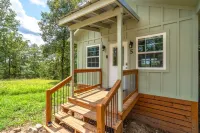Cabin #5 @ Rock Creek Cabins! King Bed, Great Porch, Nice Views, Pet Friendly!