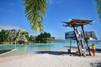 Luxury Retreat in Cairns with Pool