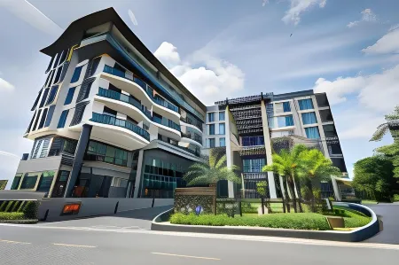 The Museum Hotel Отели рядом с достопримечательностью «Computer Center Silapakorn University»