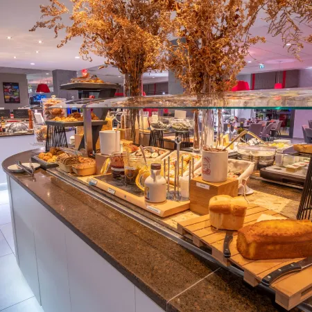 Kyriad Prestige Lyon Est - Saint Priest Eurexpo Hotel and Spa