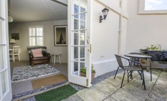 Arundel Mews - Parking - by Brighton Holiday Lets