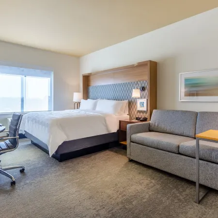 Holiday Inn & Suites CEDAR FALLS-WATERLOO EVENT CTR by IHG