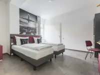 Smarty Airport Cologne Hotel - Kontaktloser Self Check-IN Hotels near Eil