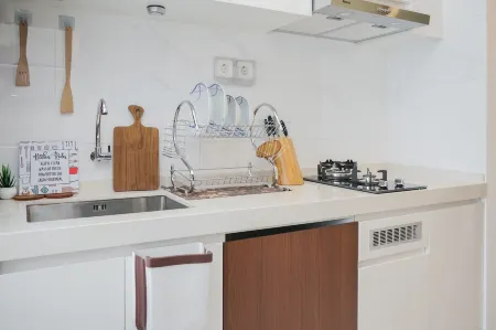 Spacious and Smart Studio Apartment at Sky House BSD Отели в г. Cisauk