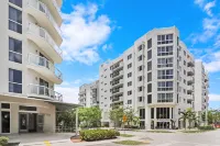 Roami at Habitat Brickell Hotels near CocoWalk