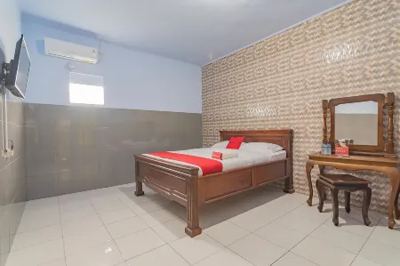 RedDoorz Syariah @ Tambak Mekar Street Subang Отели рядом с достопримечательностью «Wisma Karya Subang»